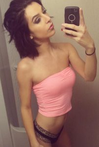 sexy-trap-cam-girl-01